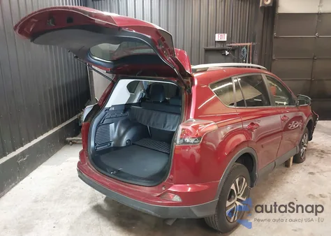 2018 Toyota Rav4 Le z USA, uszkodzony, nr VIN JTMBFREV0JD224587